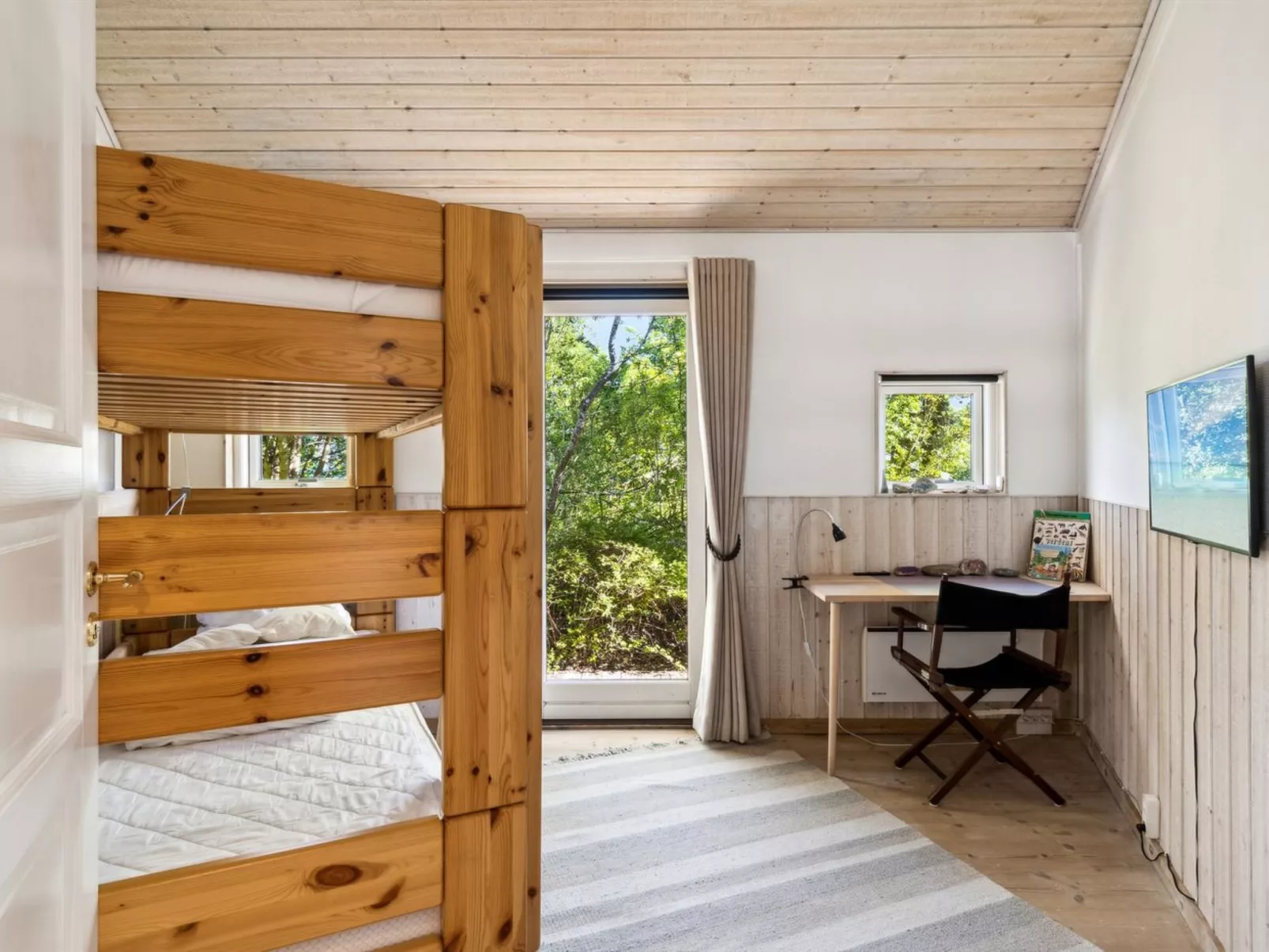 "Magh" - 400m from the sea