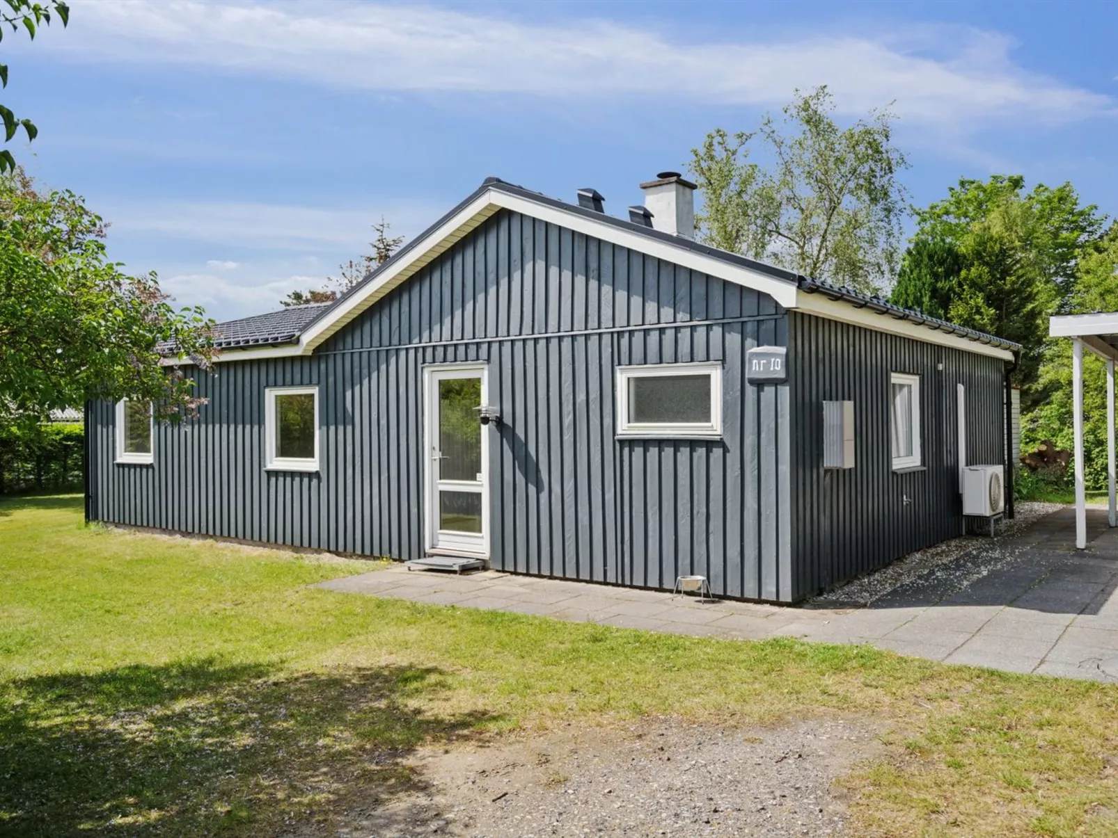 "Mani" - 1.1km from the sea