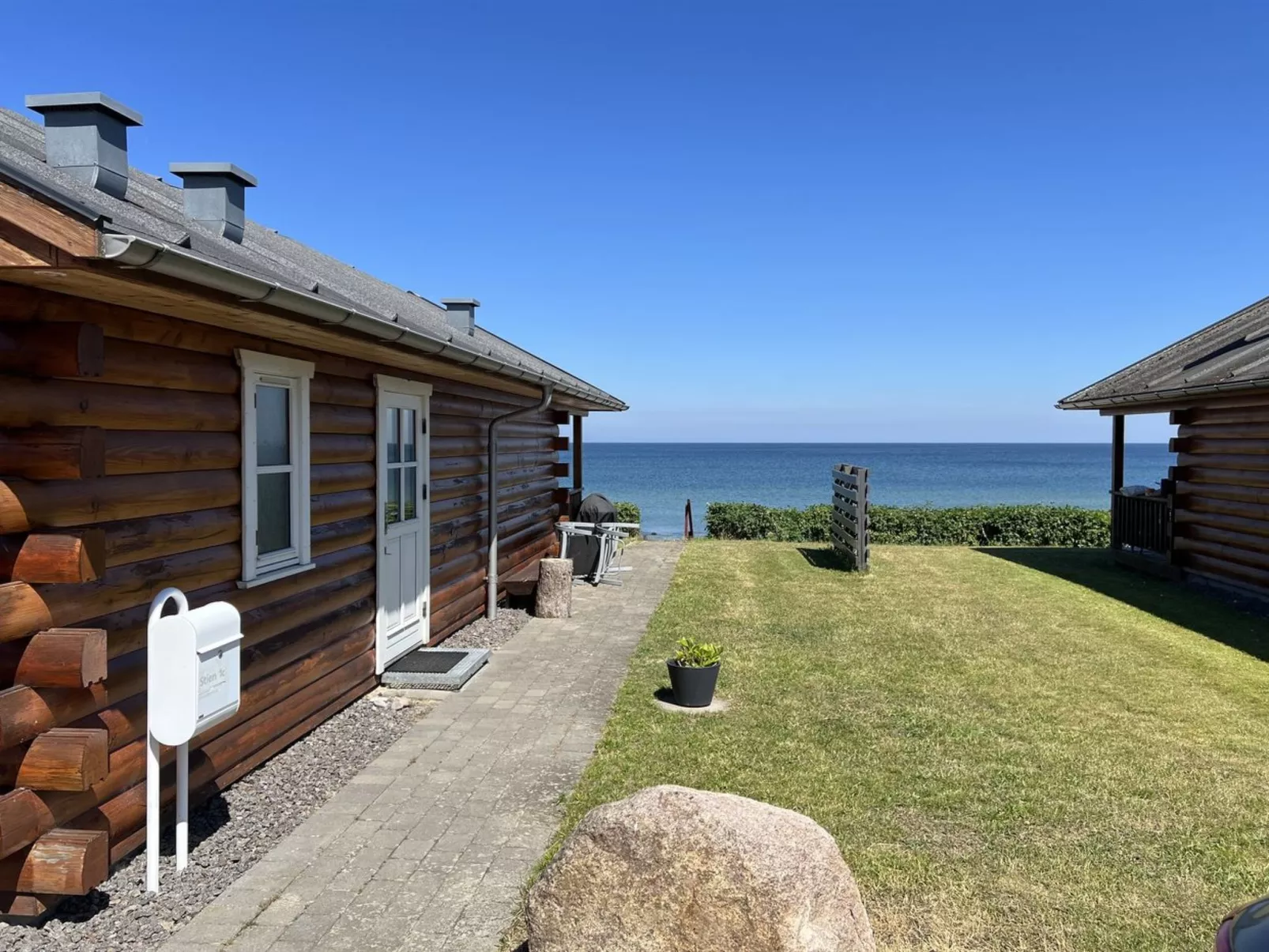 "Stille" - 10m from the sea