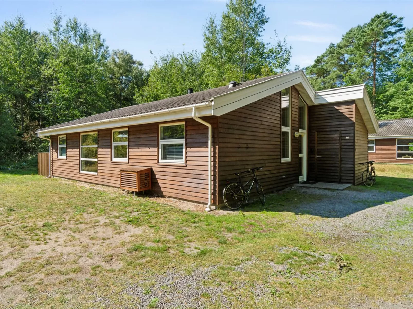 "Emmie" - 1.2km from the sea