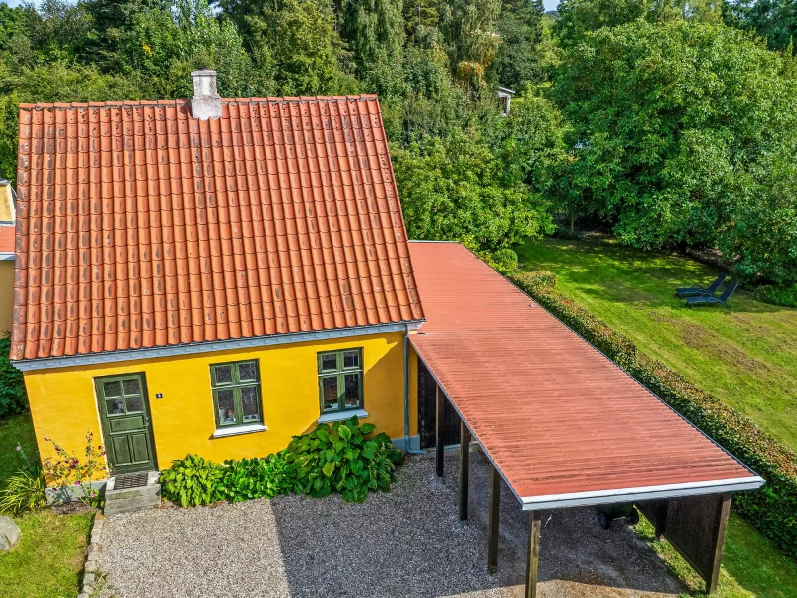 "Huno" - 2km from the sea