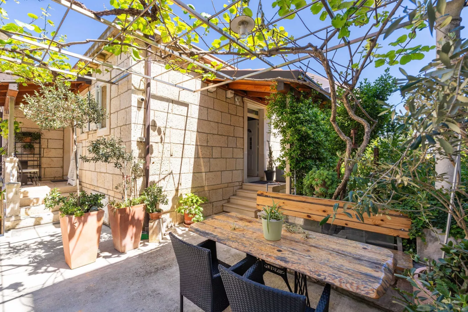 Apartments and Room Frane- Standard Studio with Terrace