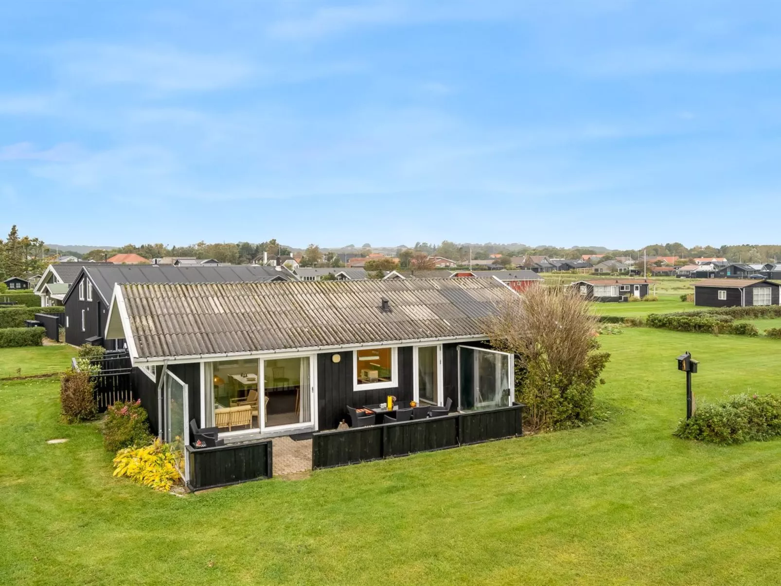 "Snioulf" - 10m from the sea