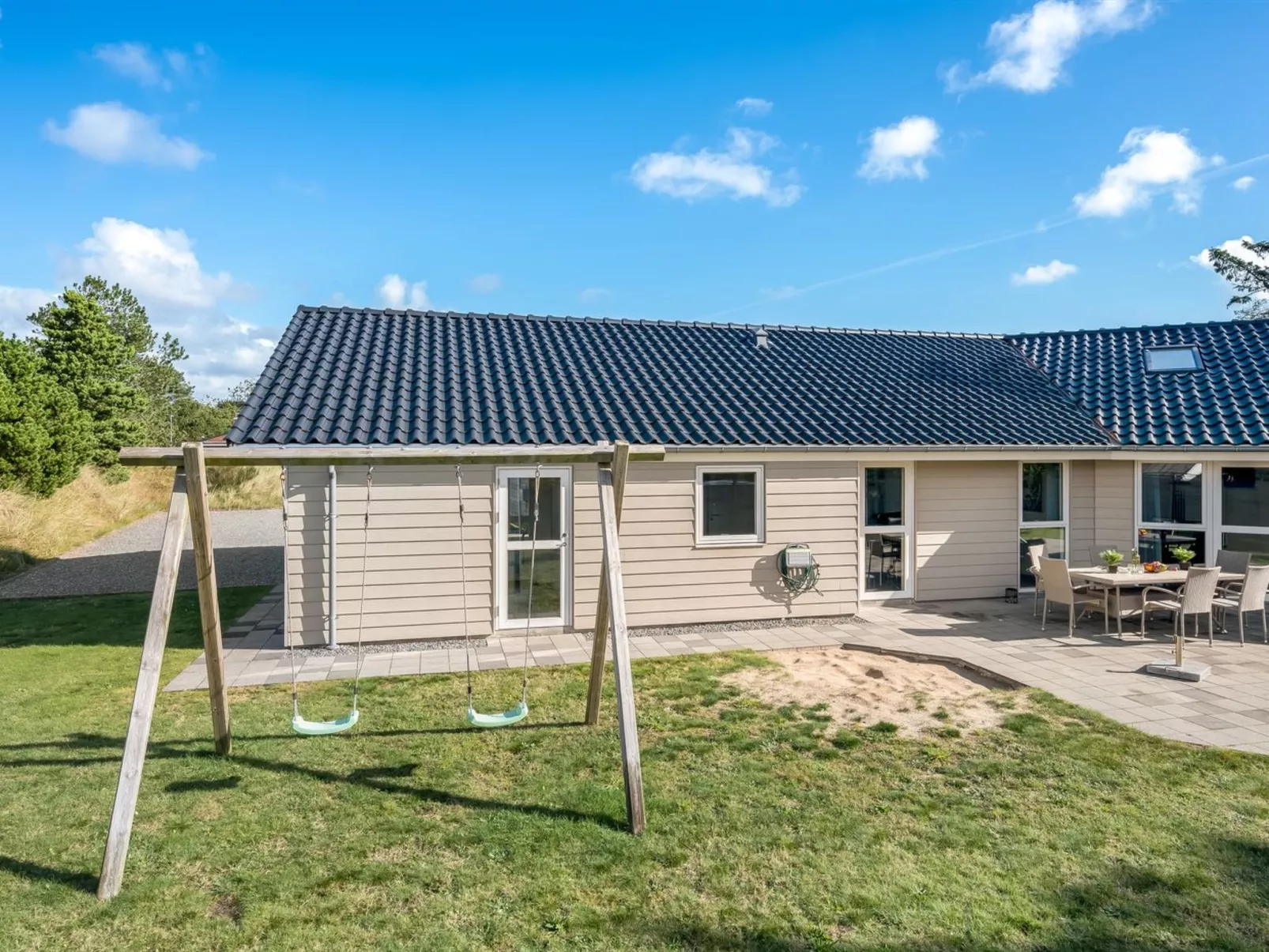 "Elektra" - 450m from the sea