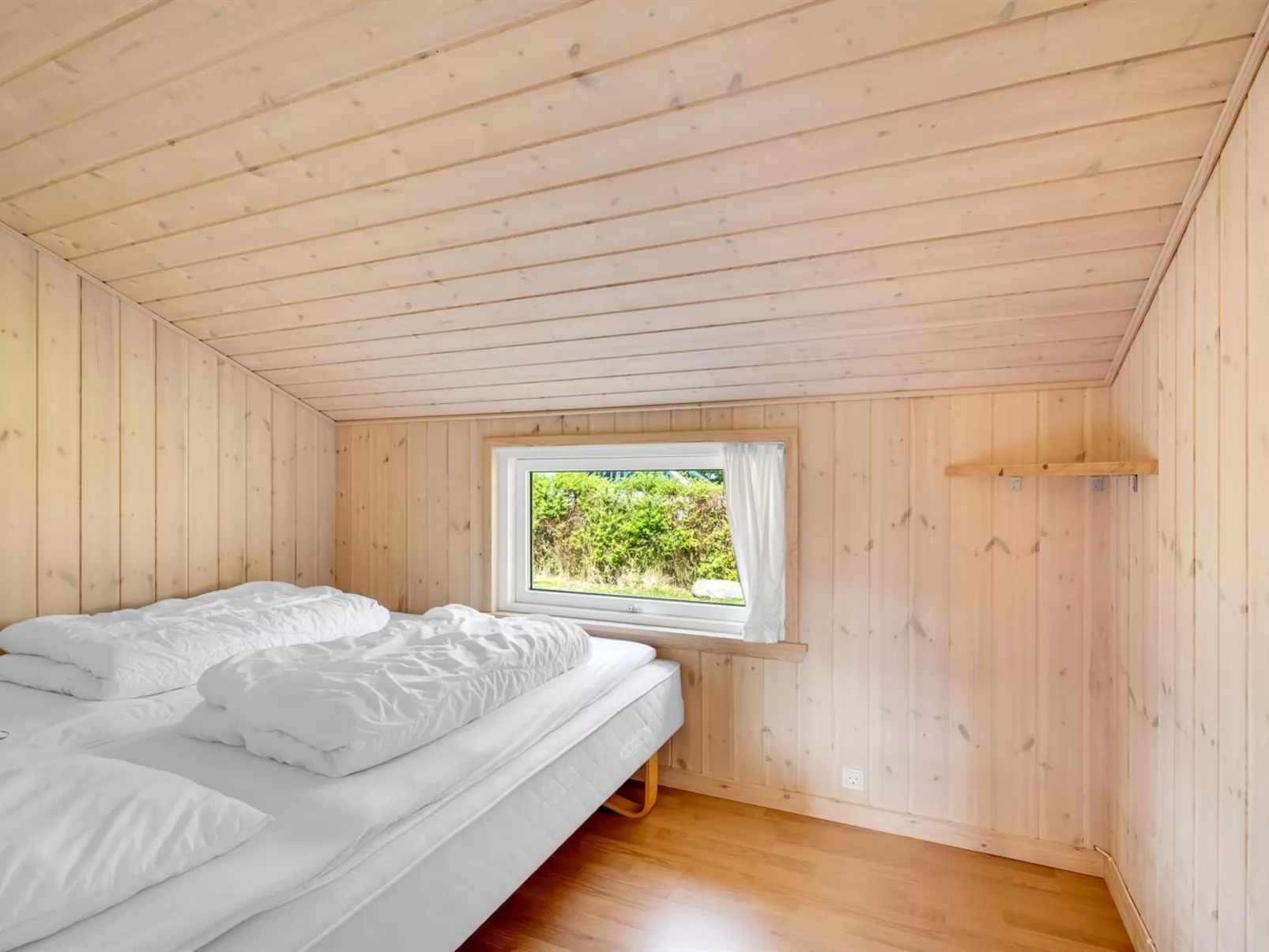 "Vincent" - 25m from the sea