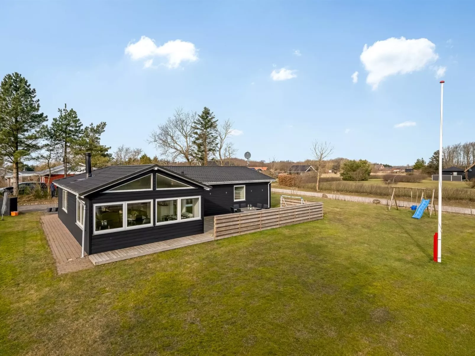 "Amine" - 300m to the fjord