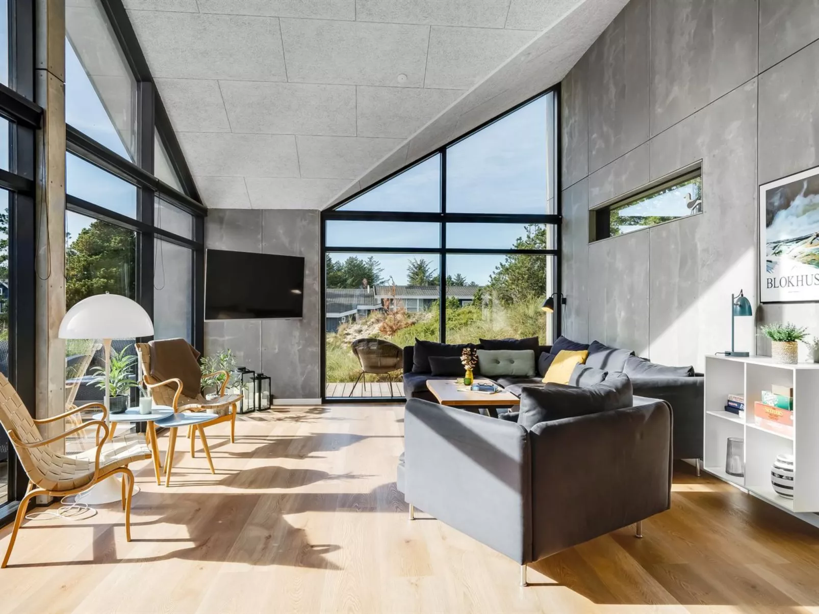 "Helga" - 900m from the sea