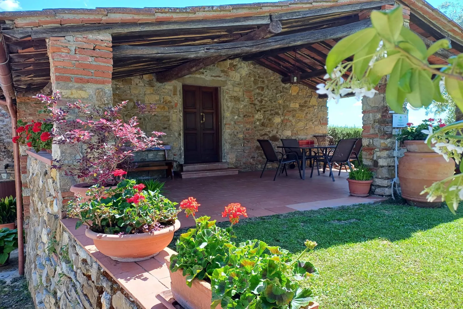 Agriturismo Podere Ceccherini in San Leolino - La Loggia - Terrasbalkon