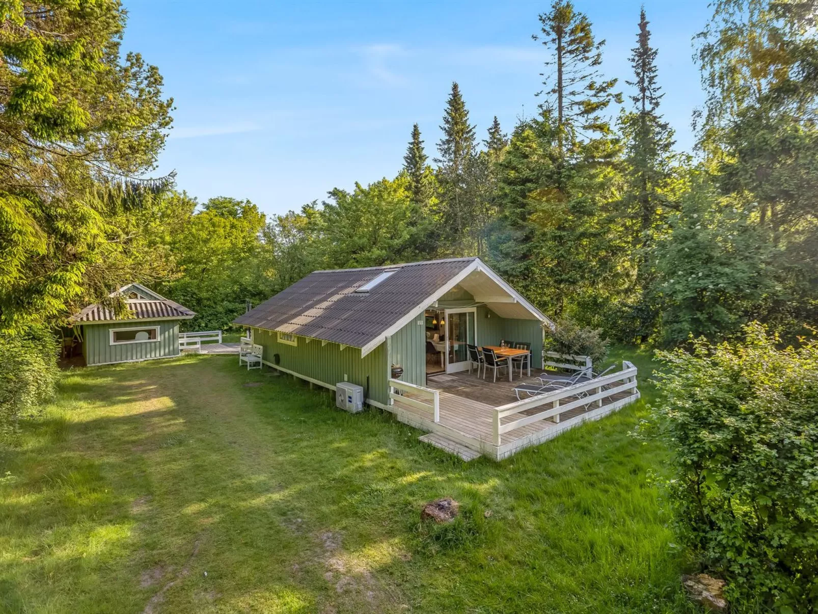 "Ung" - 30km from the sea