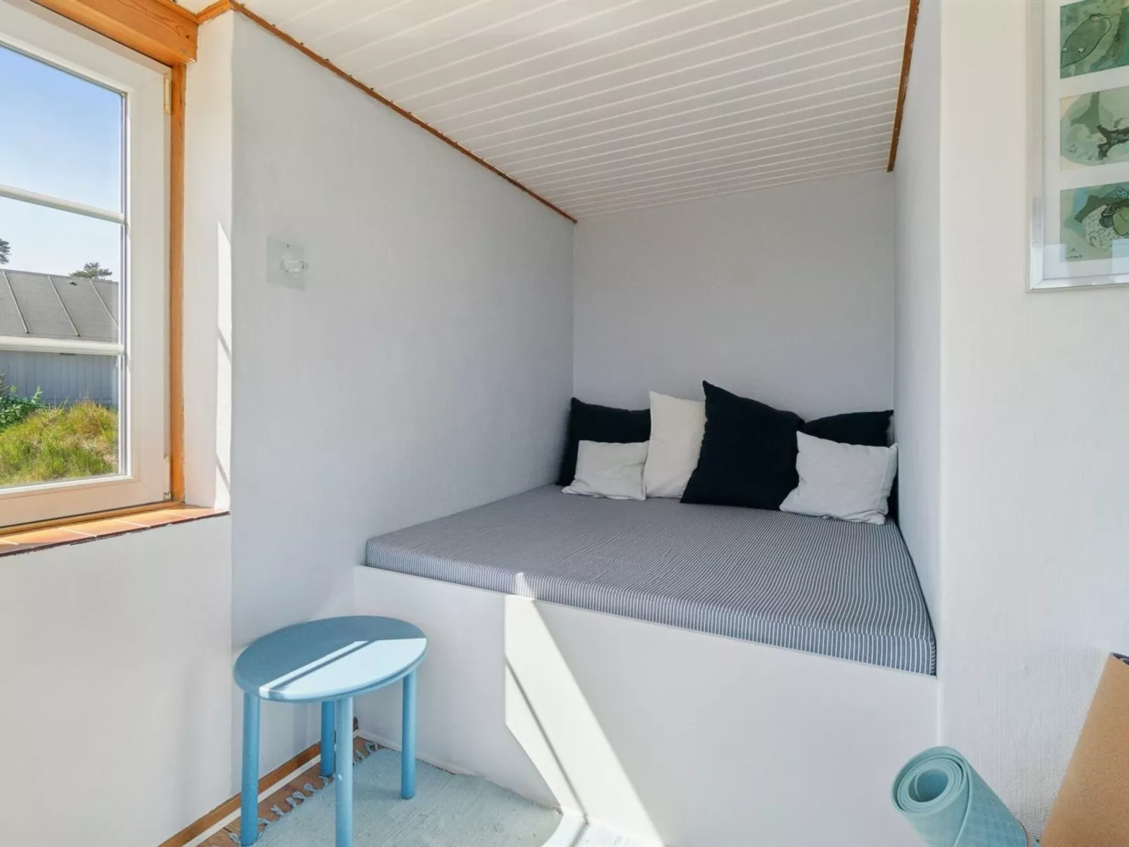 "Hakon" - 40m from the sea