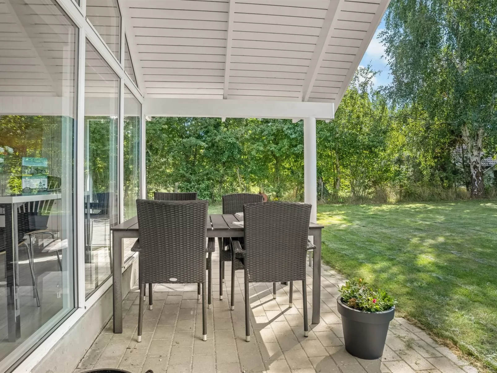 "Annielle" - 500m from the sea