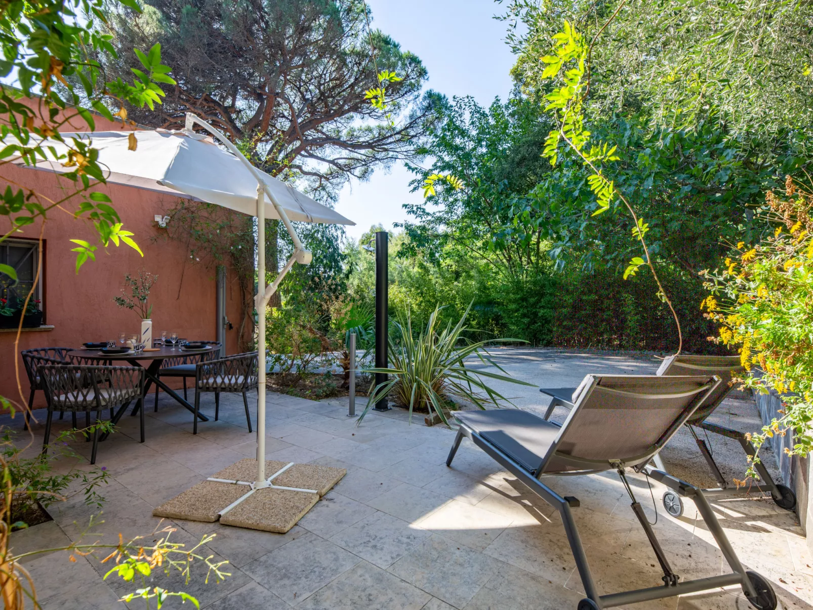 Terre de Sienne-Buiten