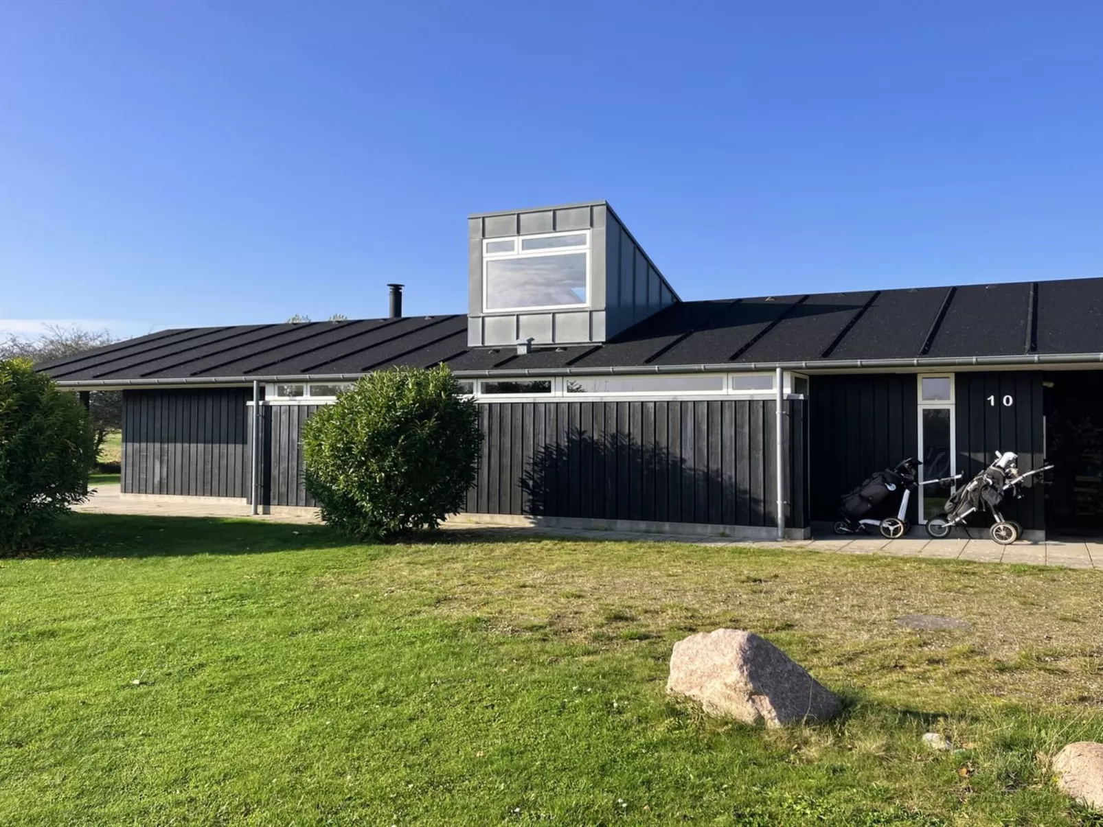 "Erlinda" - 600m from the sea