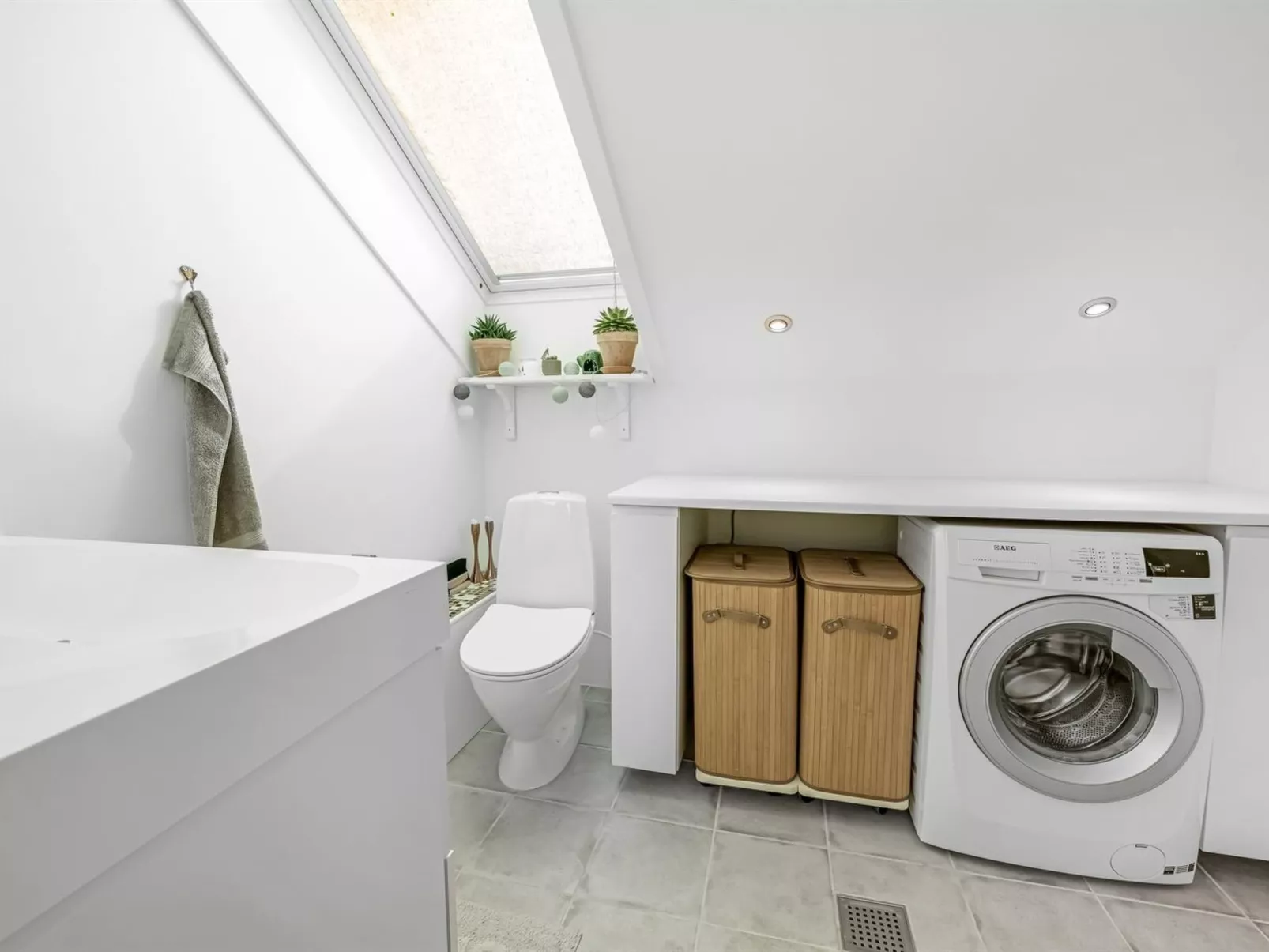 "Hughe" - 1.3km from the sea-Binnen