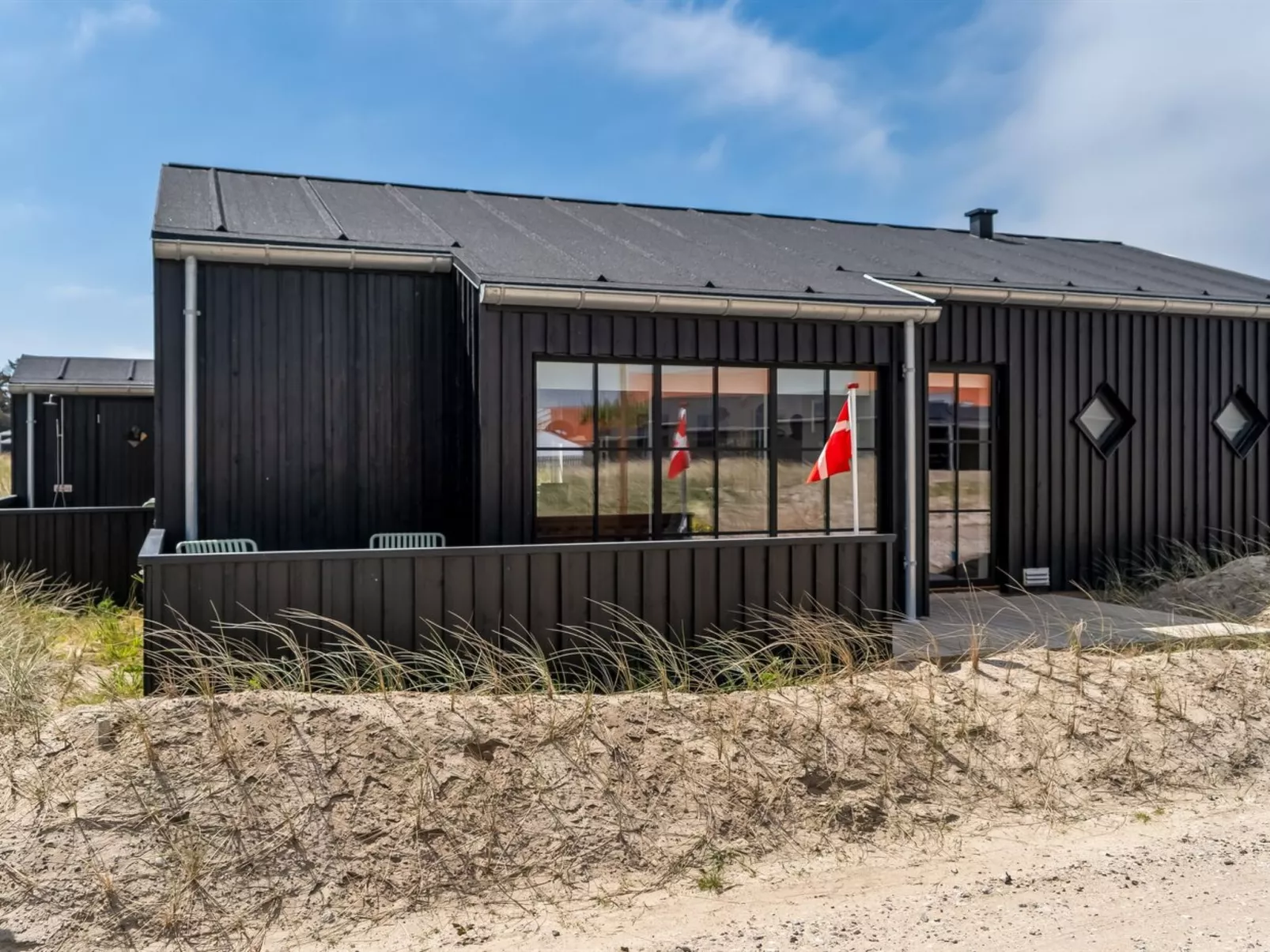 "Tessa" - 500m from the sea