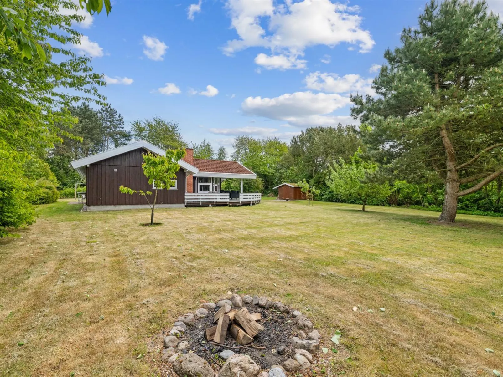 "Hennrik" - 240m from the sea