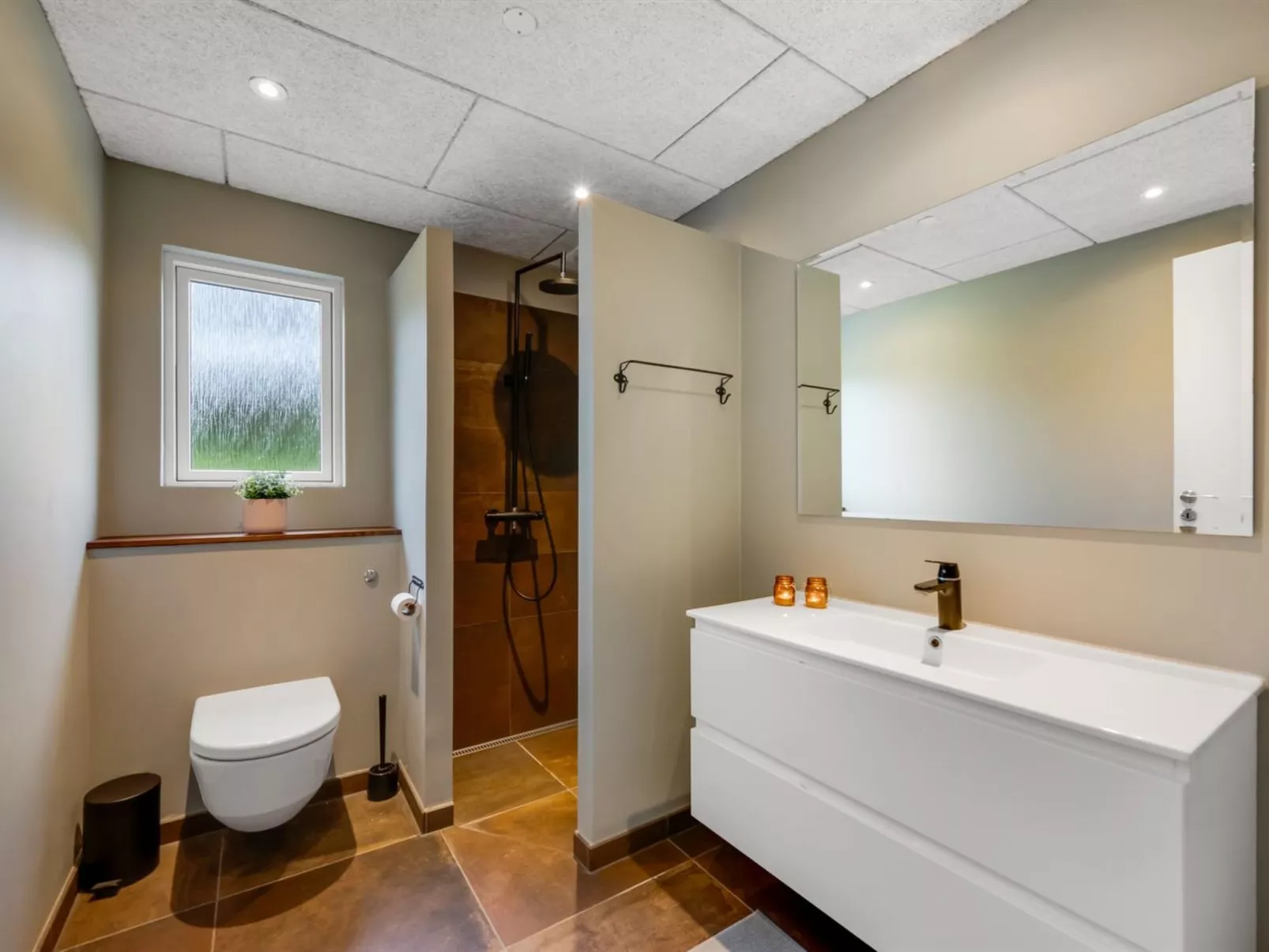 "Gadde" - 100m to the fjord