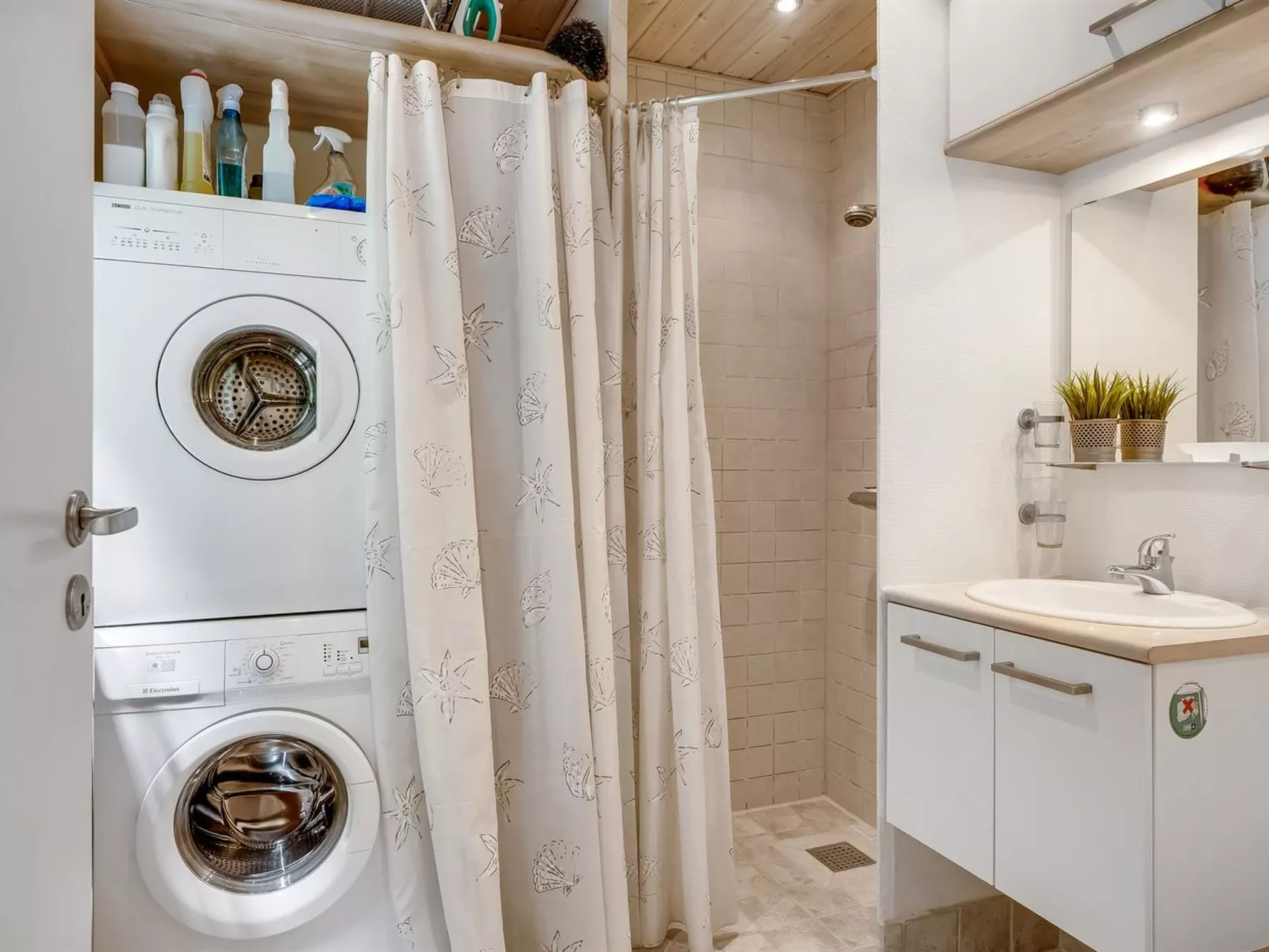 "Suna" -  from the sea