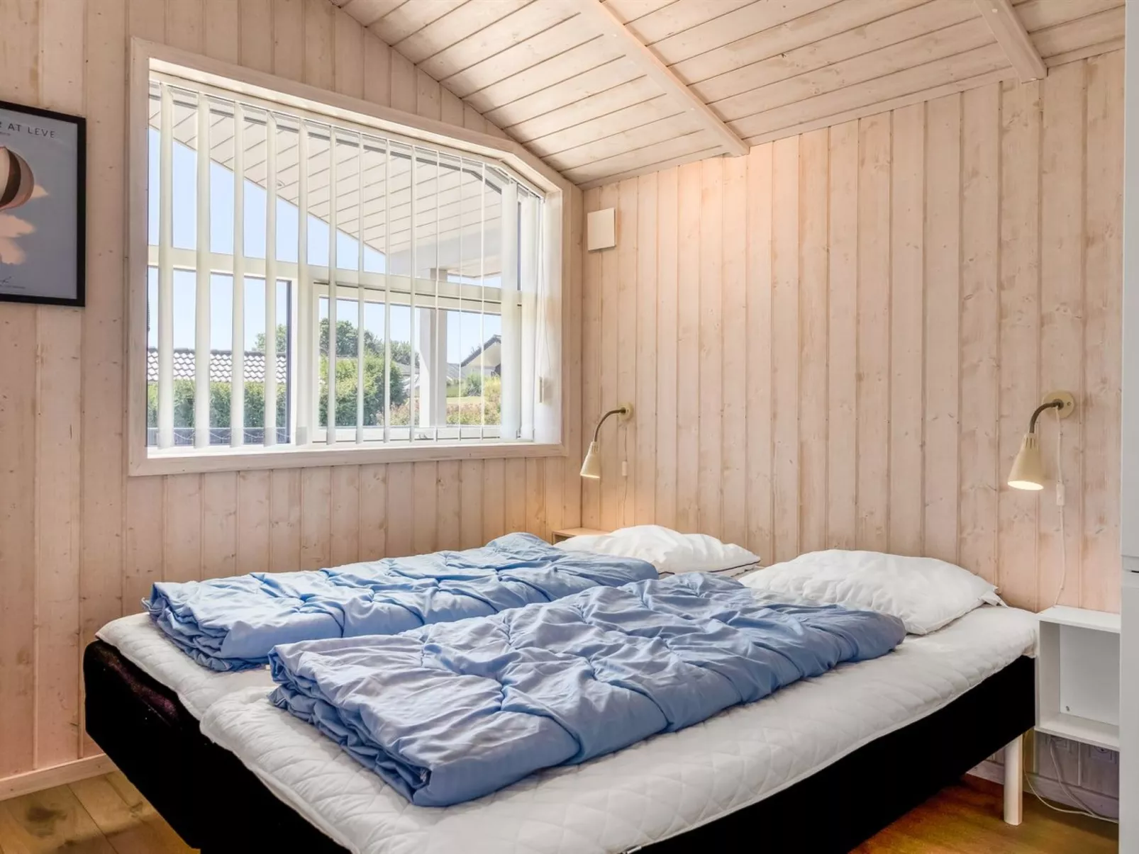 "Ariadne" - 400m from the sea