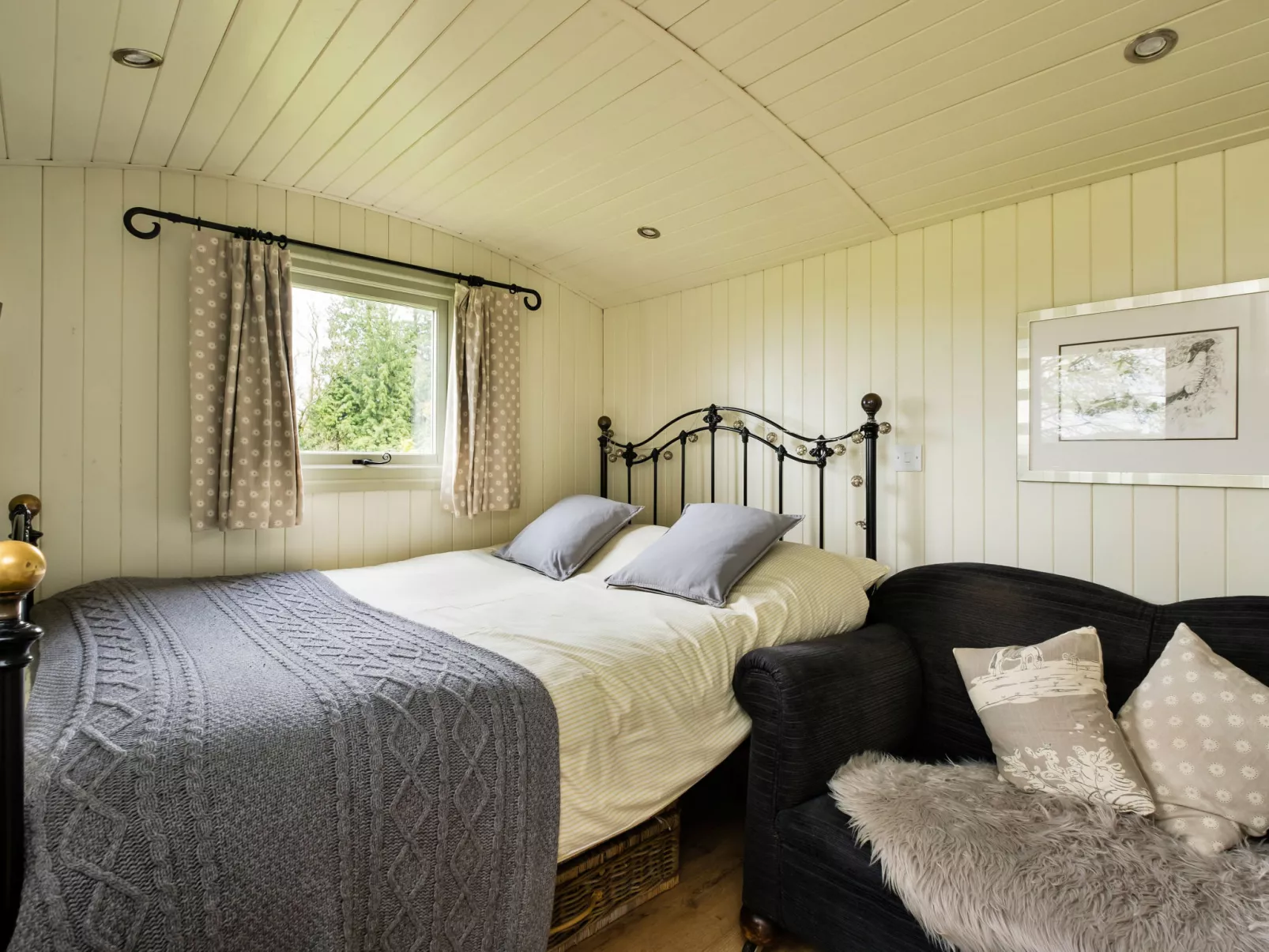 Hay and Hedgerow Glamping