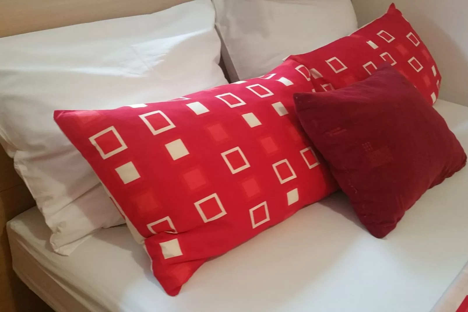 Apartments Mateo - Studio Apartment - Red