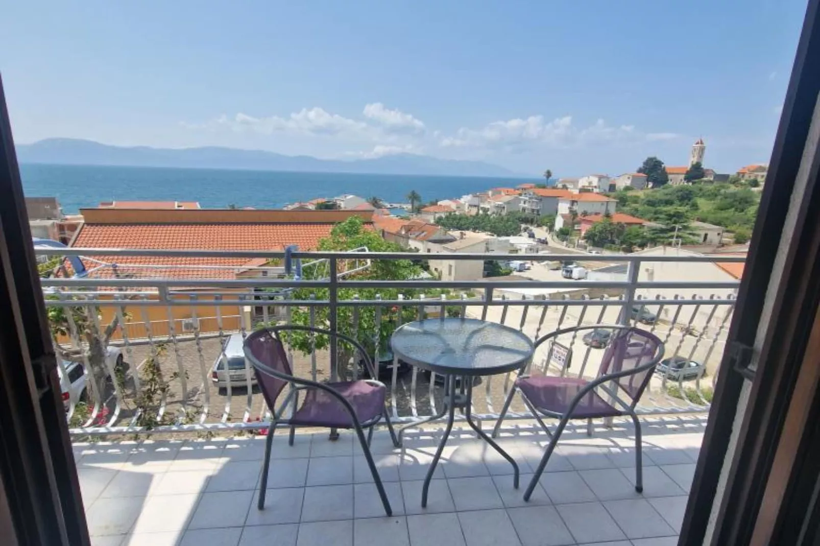 One Bedroom Apartment with Balcony and Sea View 1