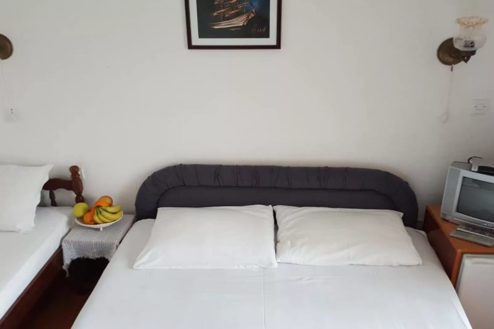Comfortable Budva Rooms with Easy Access to Sveti Stefan - Double Room 4