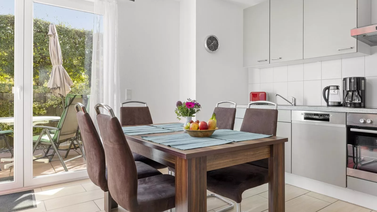 Windflüchter links mit Sauna