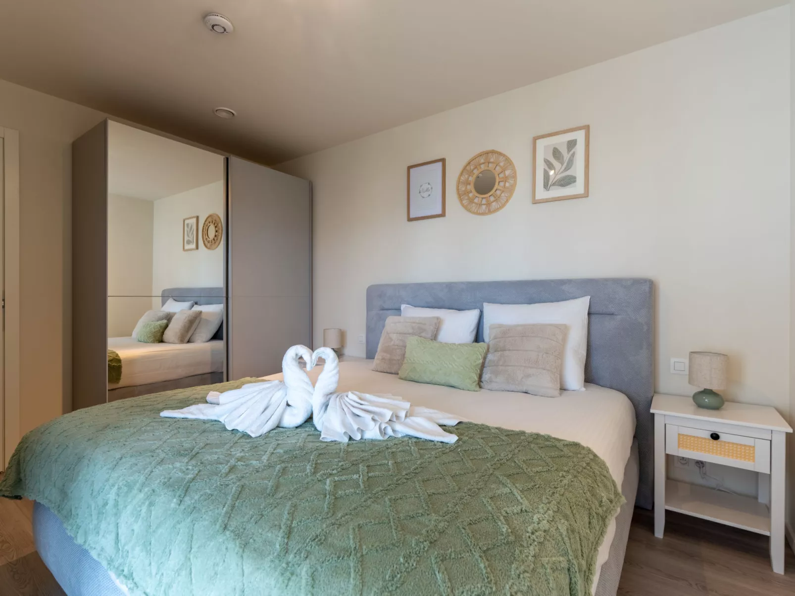 The Waves with parking