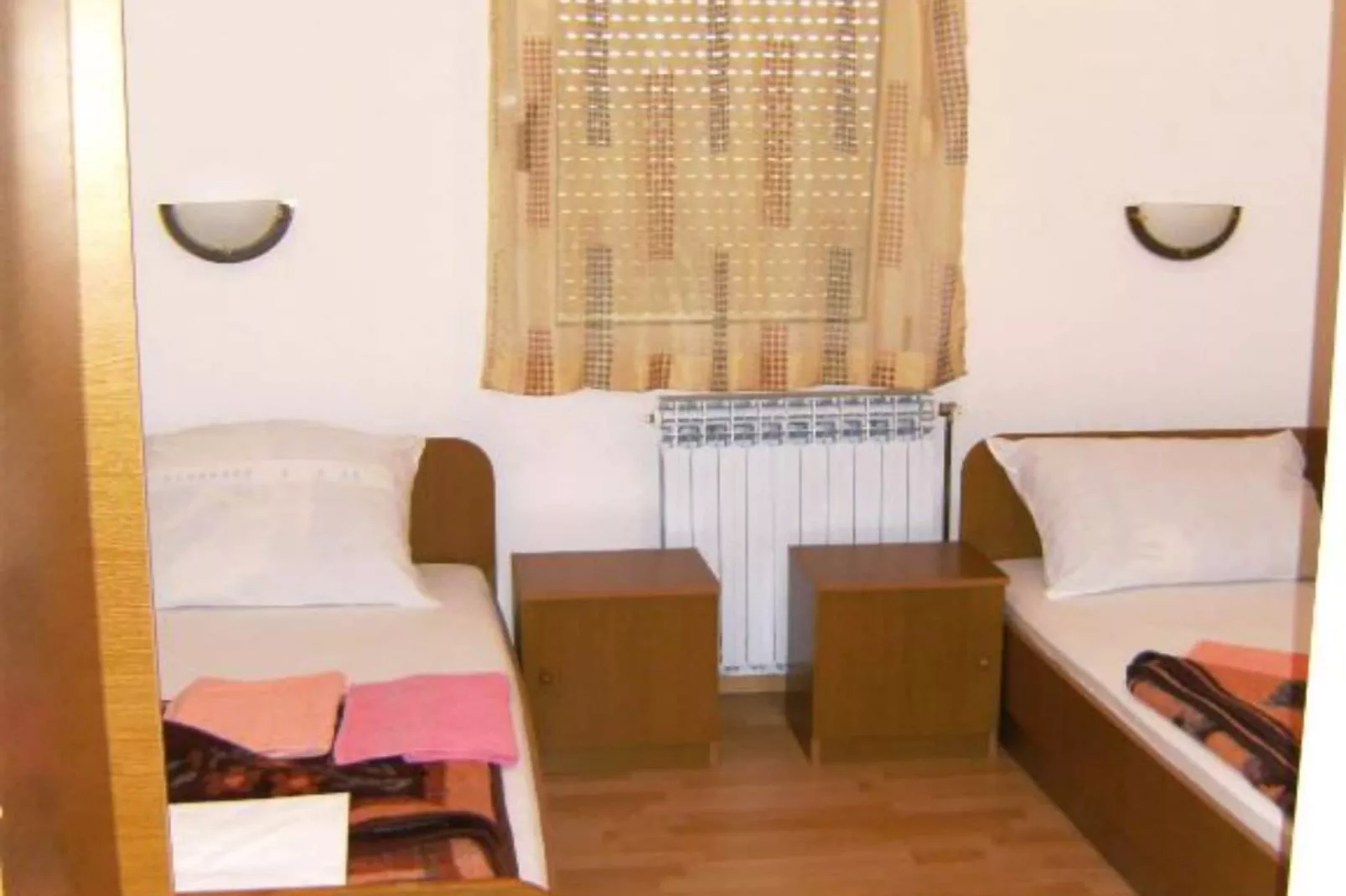 Twin room 4