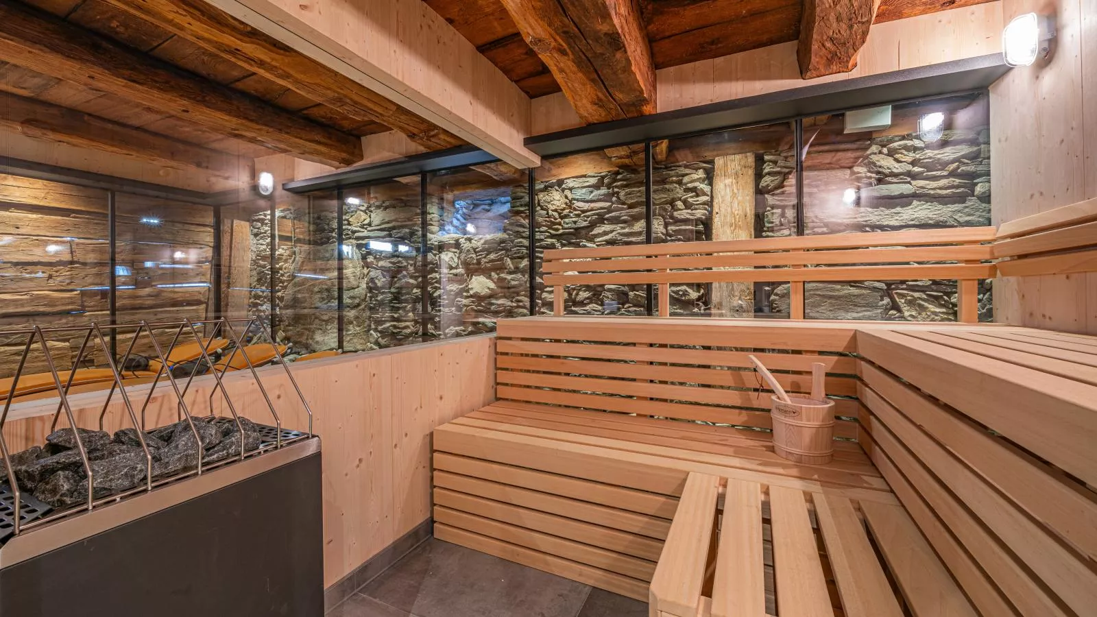 Raneburg 4 Futterhaus