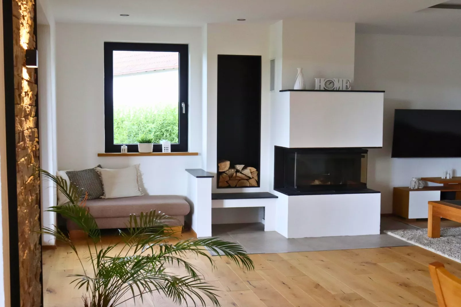 Eifel-Finca mit Whirlpool und Gartenlounge