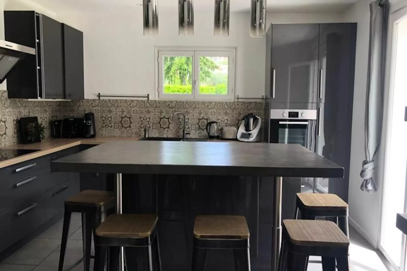 Belle Et Spacieuse Villa - Piscine - Jardin