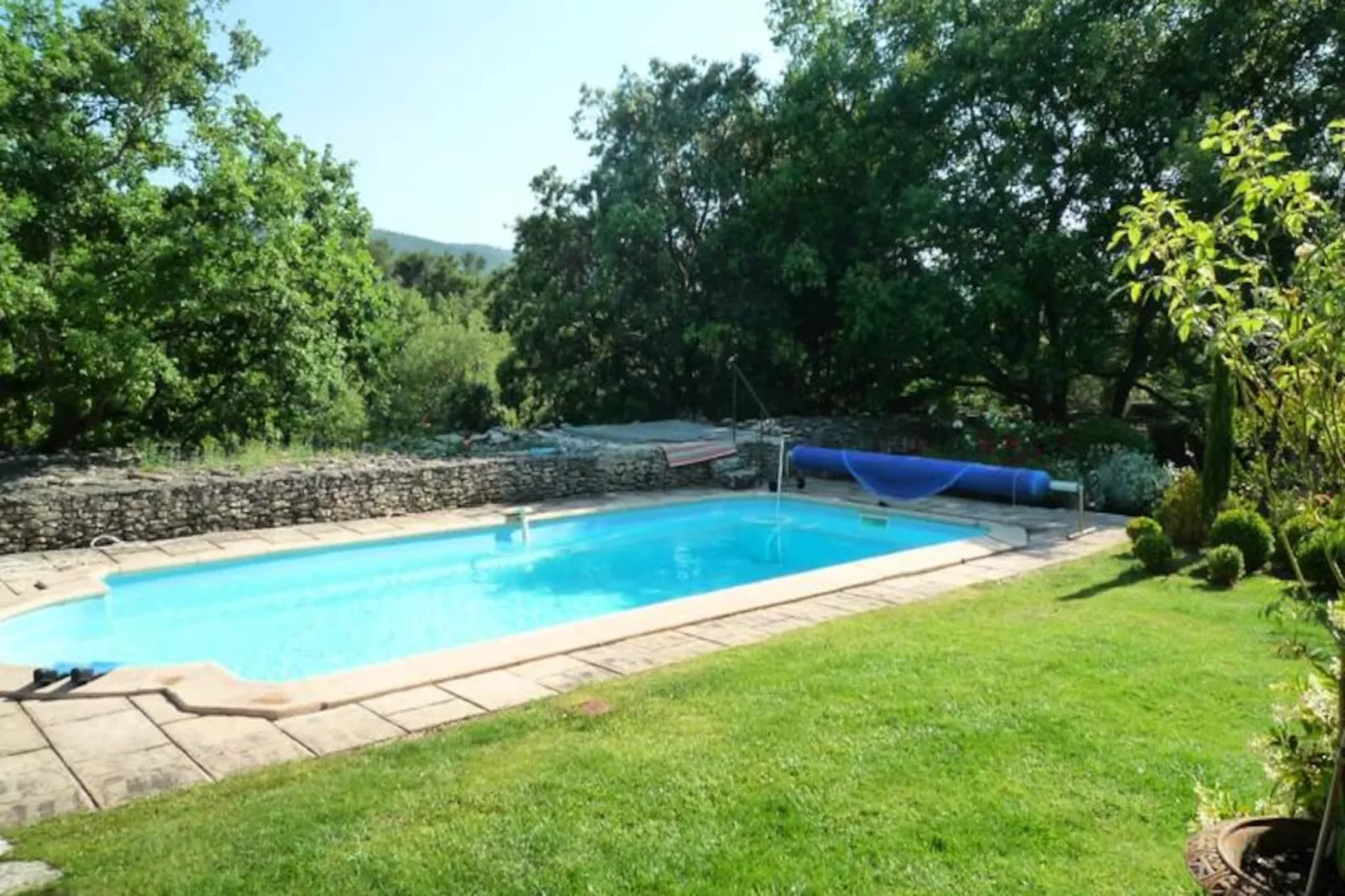 Belle Villa Proven&ccedil;ale Avec Piscine Et Jacuzzi