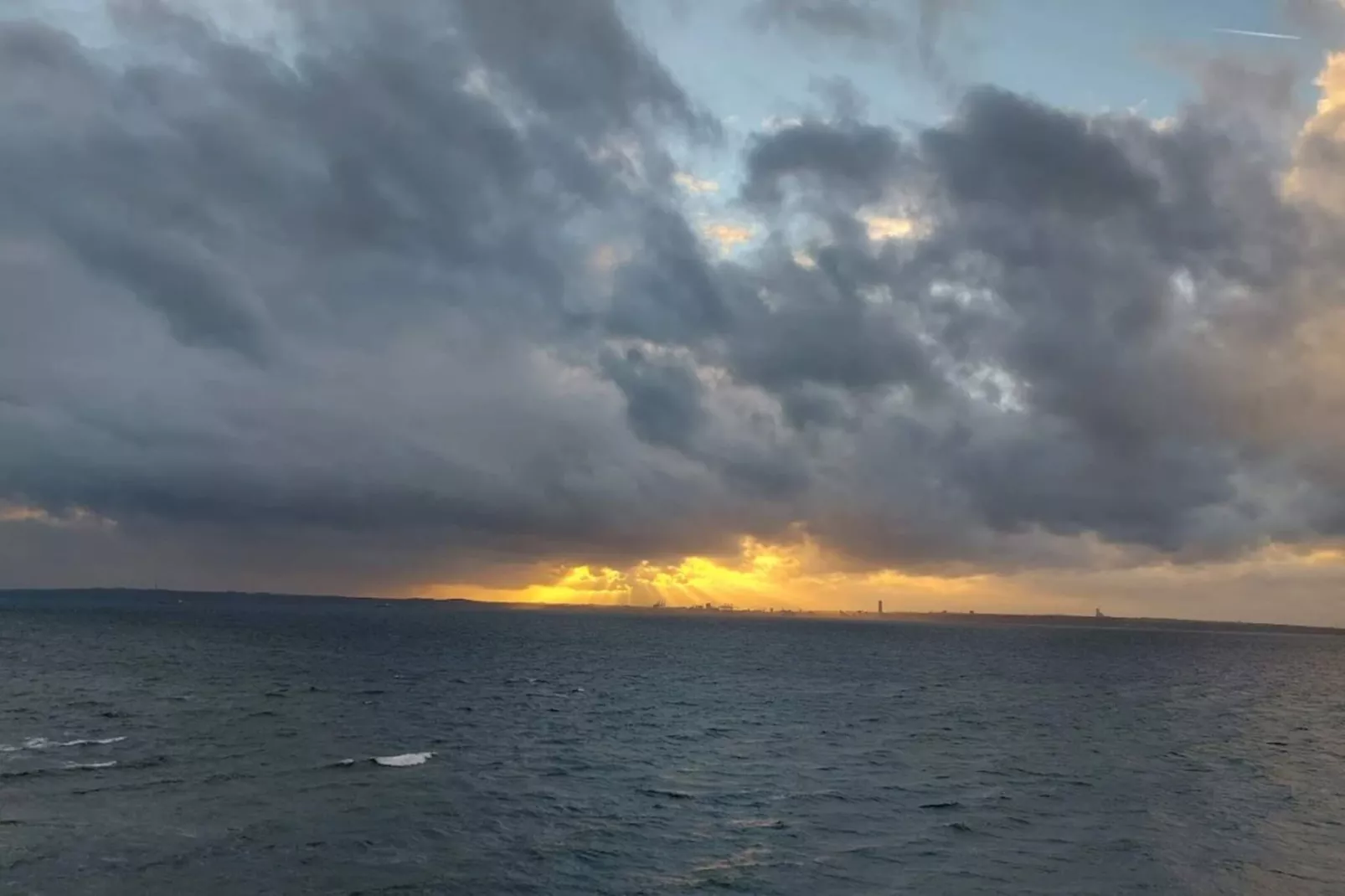 Rustig toevluchtsoord in Knebel -- By Traum Ferienwohnungen-Waterzicht