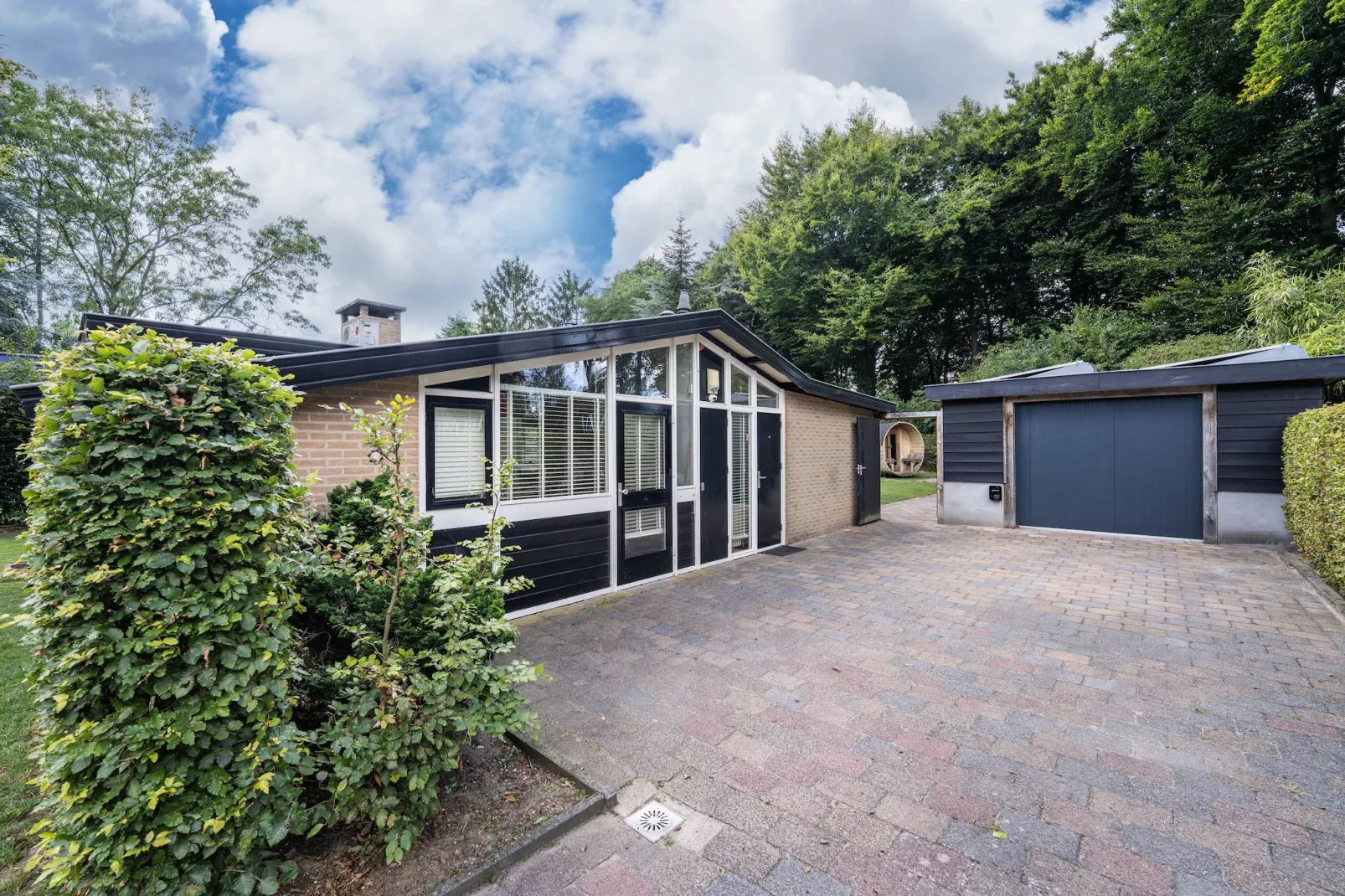 't Voortsche Boshuys-Buitenkant zomer