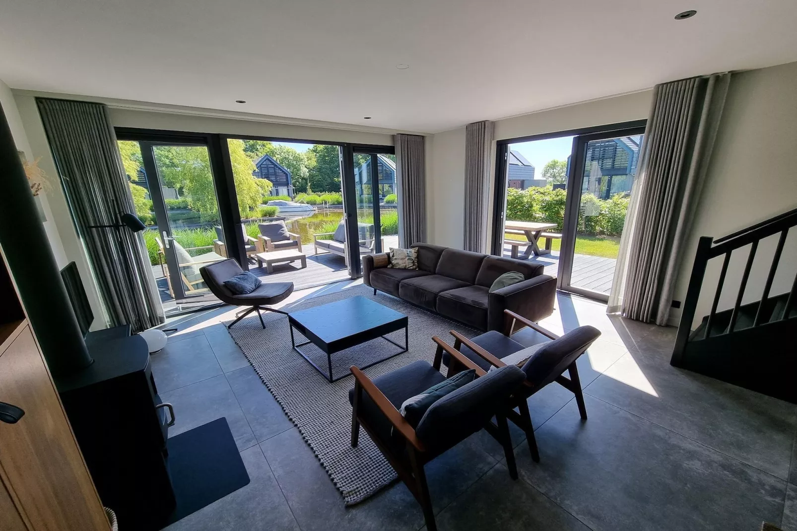 Watervilla Tsien-Woonkamer