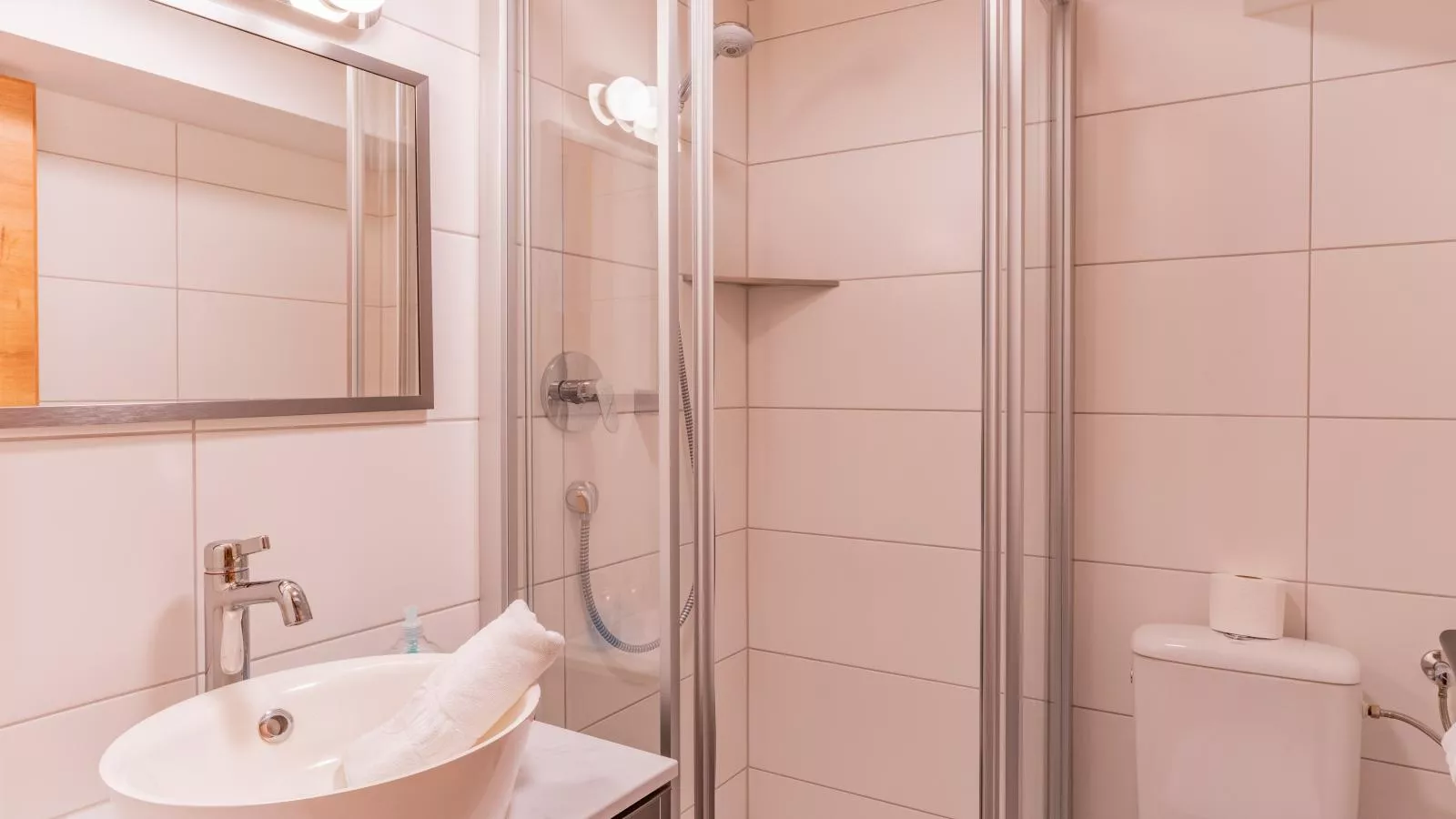 Tirola Stadl Vroni  Hansl-Badkamer