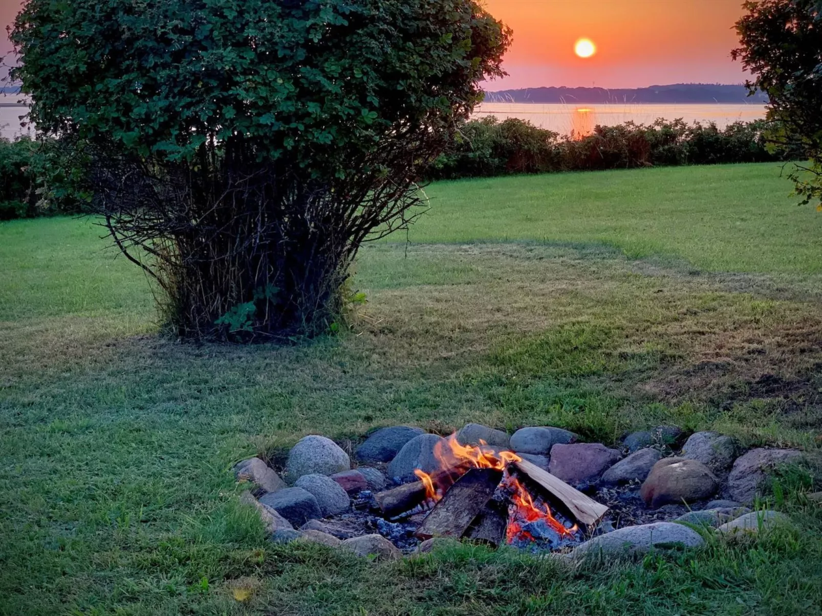 "Iadrik" - 85m to the fjord-Buiten