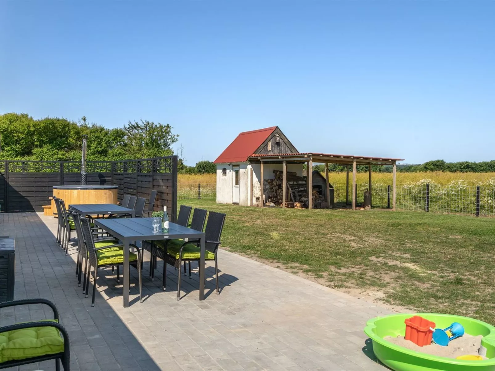 "Ailke" - 2km to the fjord-Buiten