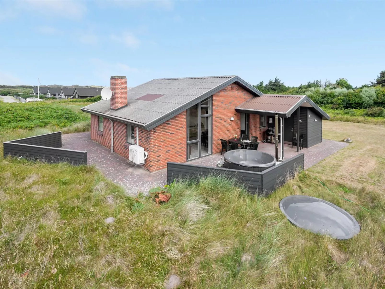 "Mert" - 1.2km from the sea-Buiten