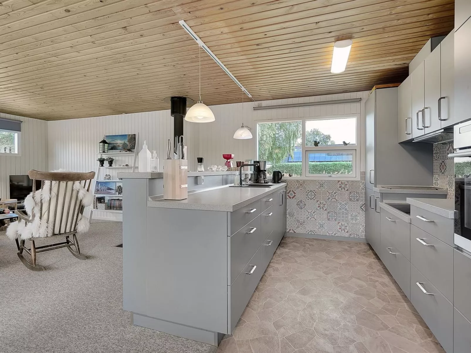 "Mina" - 1.4km from the sea-Binnen