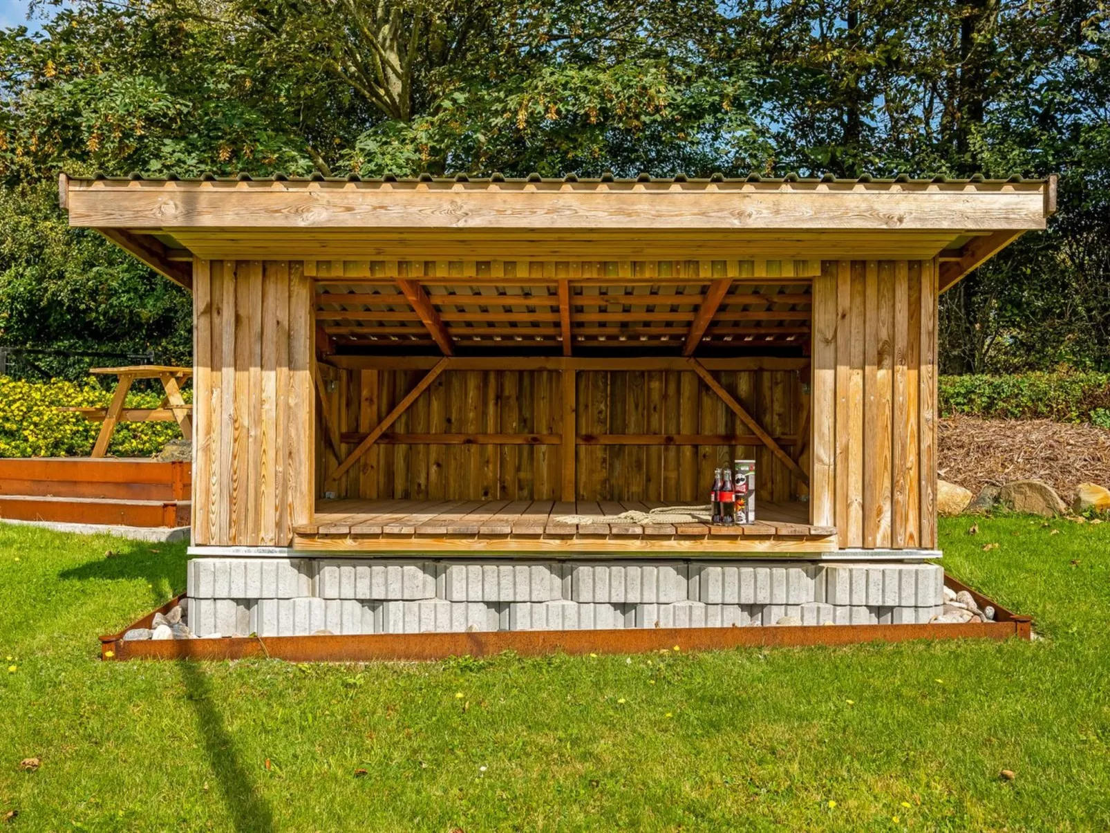 "Tuki" - 700m to the fjord-Buiten