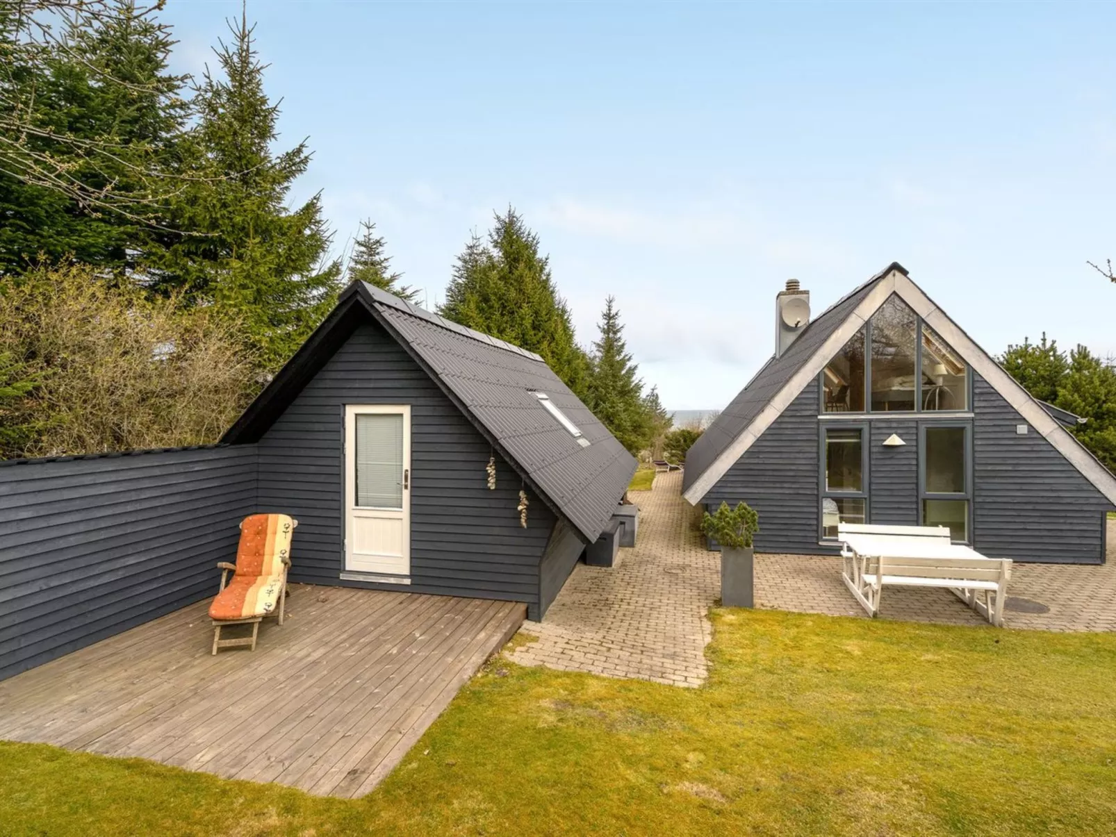 "Brunhild" - 300m to the fjord-Buiten