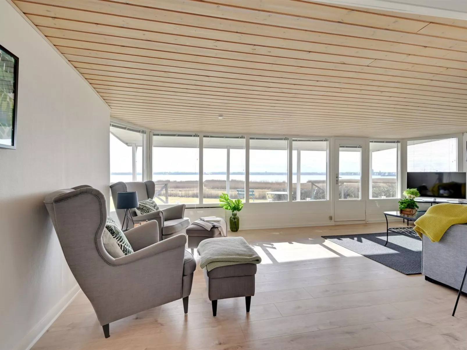 "Caren" - 125m to the fjord-Binnen