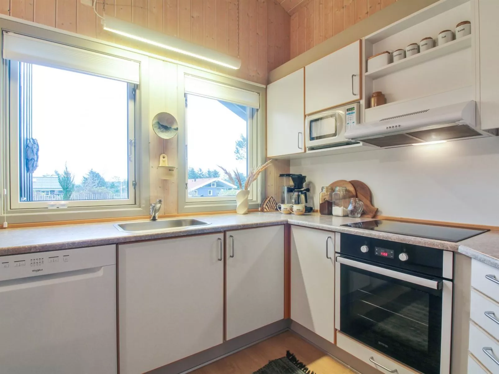 "Lovisa" - 500m from the sea-Binnen