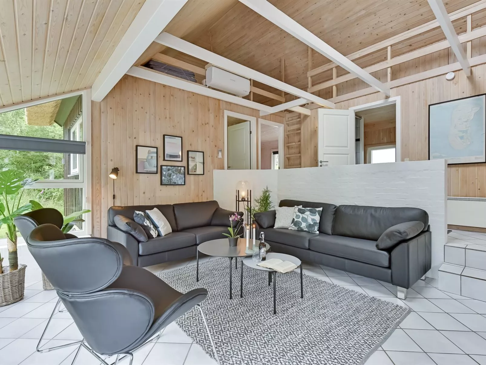 "Ellanor" - 1km from the sea-Binnen