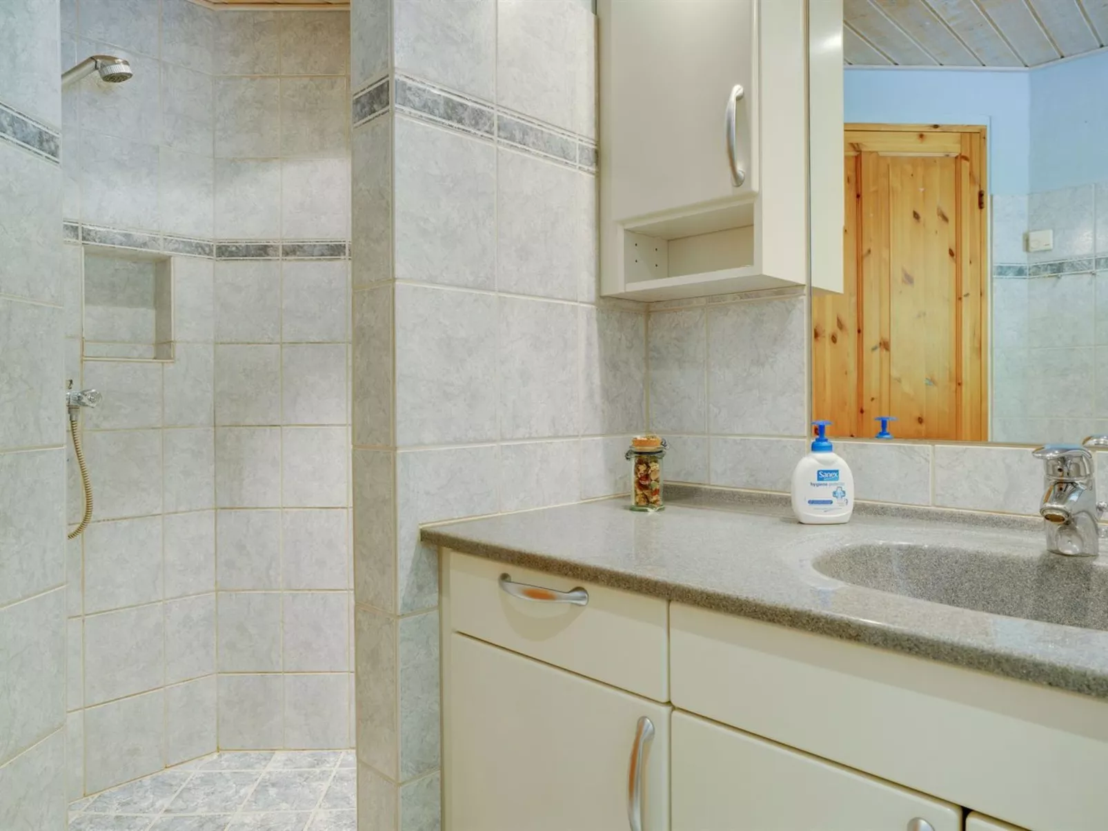 "Arletty" - 1km from the sea-Binnen