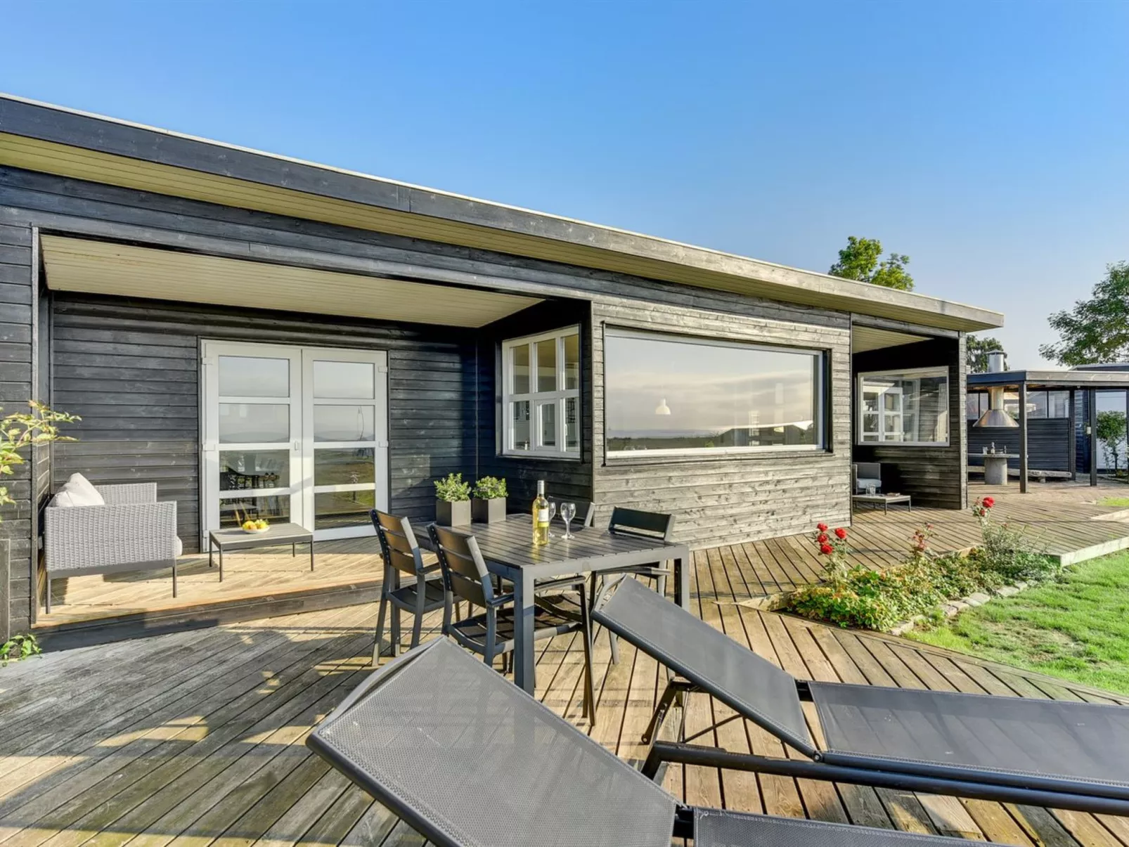 "Kaapo" - 300m from the sea-Buiten