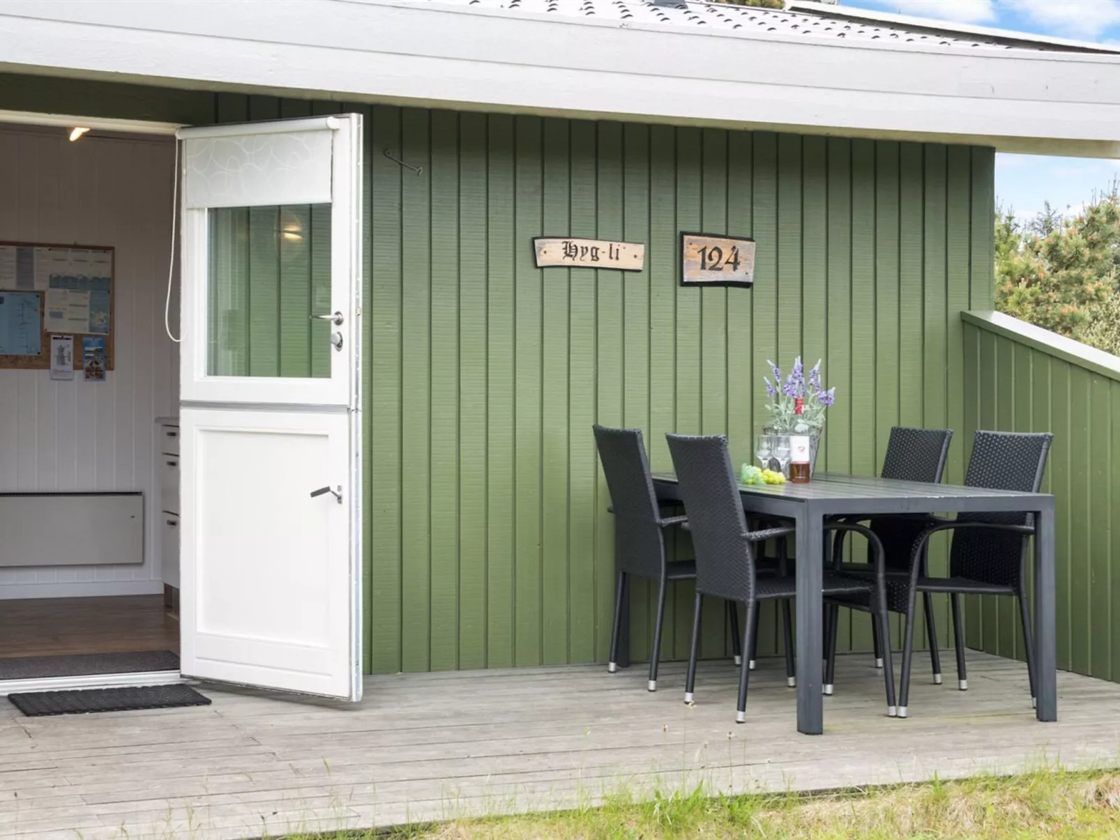 "Tjordis" - 600m to the fjord-Buiten